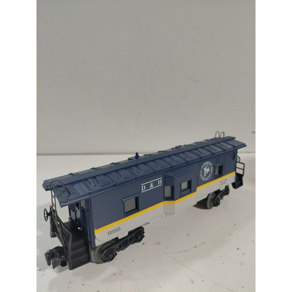 Lionel 6-9355 O Gauge Model Railroad Delaware & Hudson Lighted Baywindow Caboose